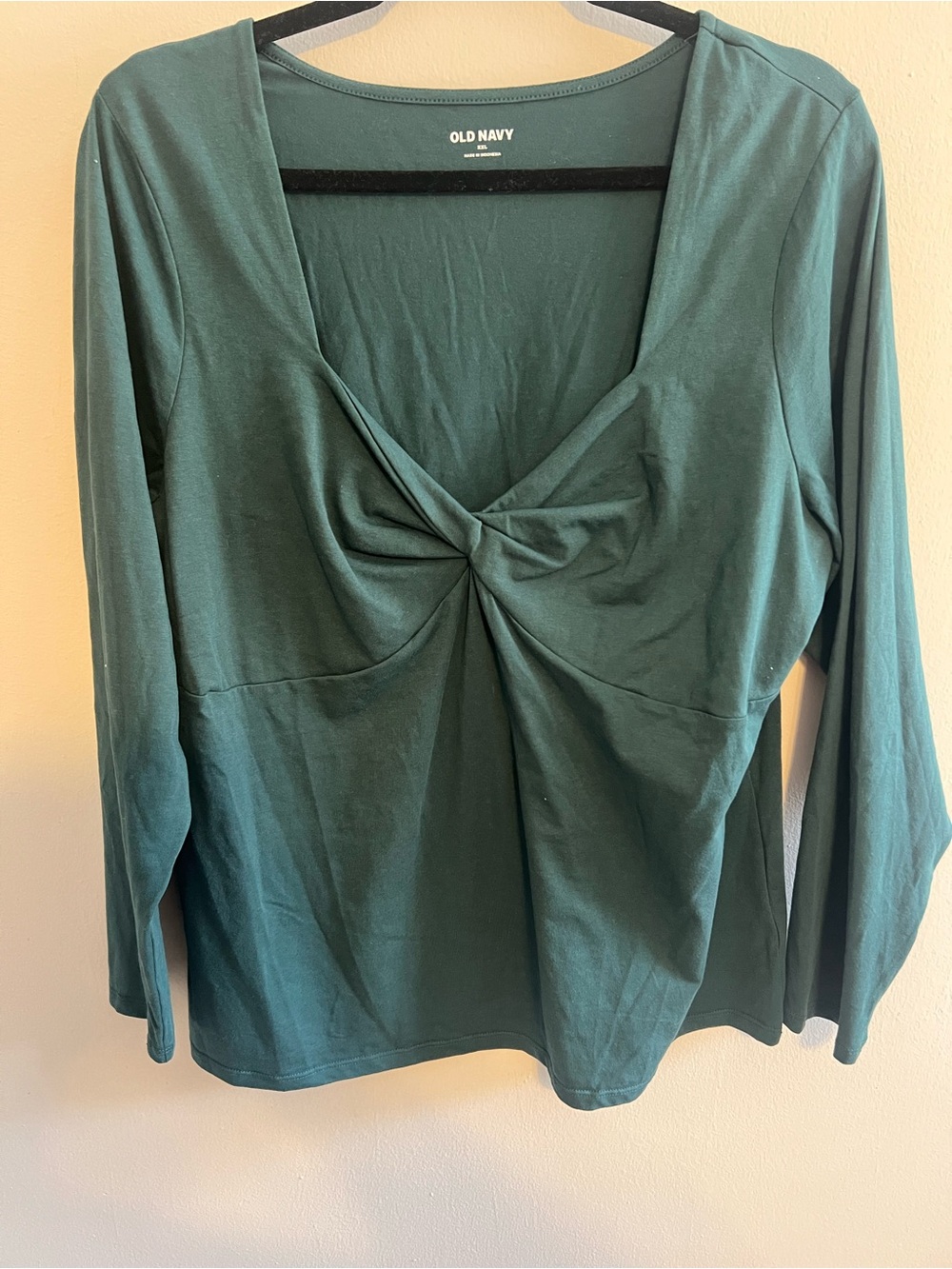 Old Navy Stretchy Twist-Front Long Sleeve Top in Jet Stream | Women’s XXL